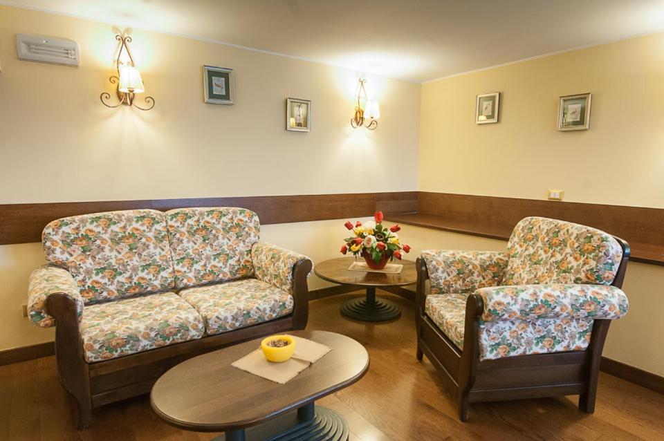 Hotel Garni Posta เปสกัสเซโรลี ภายนอก รูปภาพ